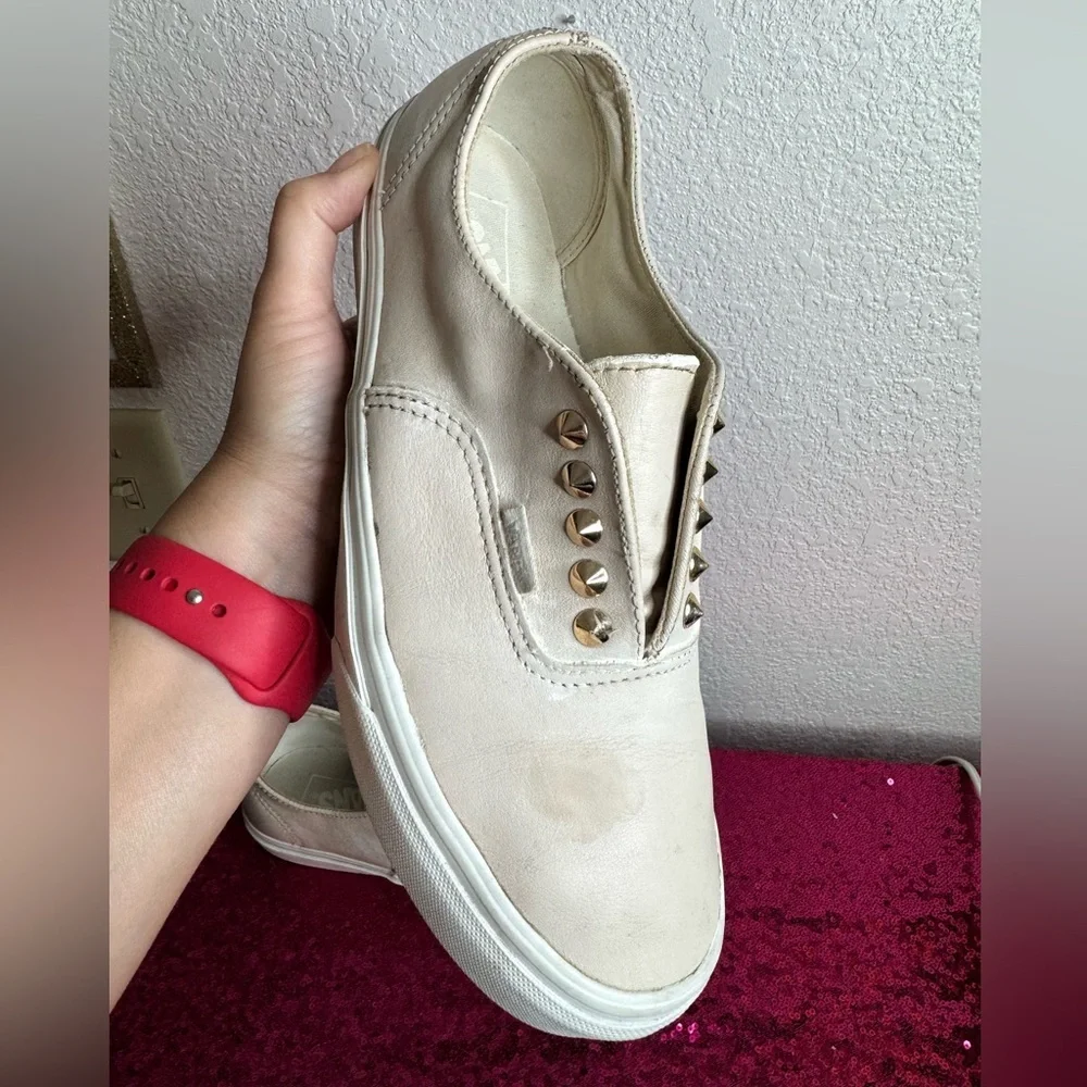 VANS 🌟 Authentic Gore Studs Leather Low Top (Size 8.5 Men’s, Size 10 Women’s)